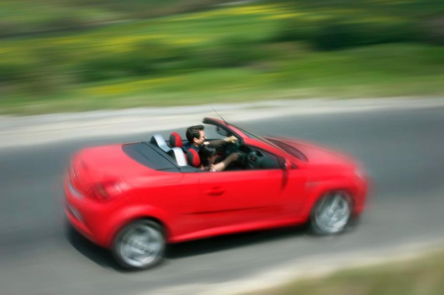  Opel Tigra Twin Top 2004 года  (фото 38 из 142)